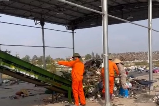 Tiên Lữ - Hưng Yên: Hiệu quả ban đầu thử nghiệm máy phân loại rác