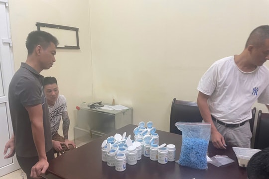 Hơn 4,2kg ma túy ngụy trang trong hộp thực phẩm chức năng bị phát hiện tại sân bay Nội Bài