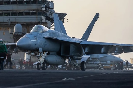 Houthi tấn công đáp trả, Mỹ mất máy bay giá 60 triệu USD