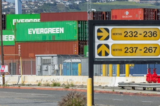 Kinh tế Mỹ sụt giảm sau loạt chính sách gây sốc của ông Trump