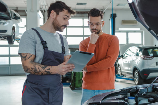 ‏5 dịch vụ bảo dưỡng xe không đáng tiền‏