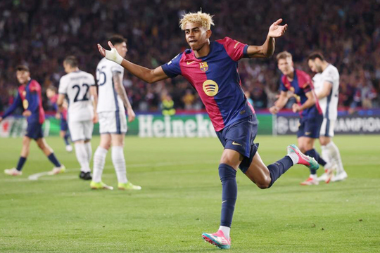 Barcelona bị Inter cầm hoà ở lượt đi bán kết Champions League 2024/25