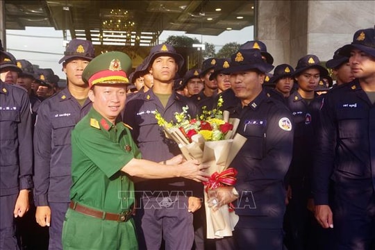 Tiễn các đoàn quân đội Trung Quốc, Lào, Campuchia sau lễ diễu binh lịch sử
