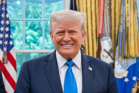 Tổng thống Mỹ tái khẳng định không để đàn ông thi đấu trong thể thao nữ