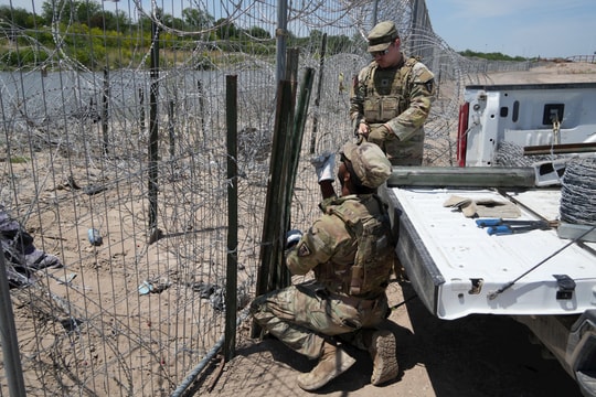 Quân đội Mỹ mở rộng vùng quân sự dọc biên giới Mexico để kiểm soát nhập cư