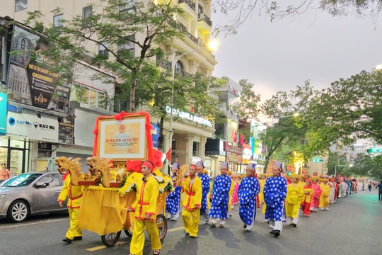 3.500 người tham gia diễu hành ‘Hải Phòng rực rỡ 70 mùa hoa’