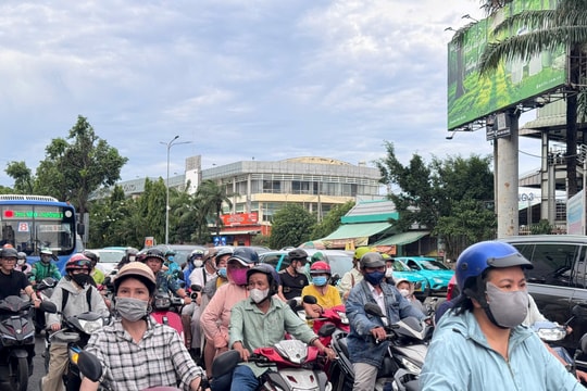 Cửa ngõ, bến xe TP HCM ‘nóng’ trong ngày cuối của kỳ nghỉ lễ 30/4-1/5