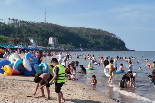 Hải Phòng thu hút 780.000 lượt khách du lịch trong dịp nghỉ lễ 30/4-1/5/2025