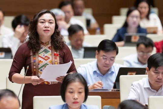 Vấn đề dạy thêm làm 'nóng' nghị trường