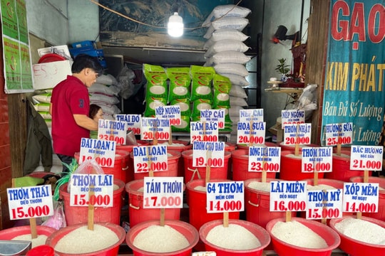 Giá gạo trong nước đang giảm, giá thịt lợn lại tăng