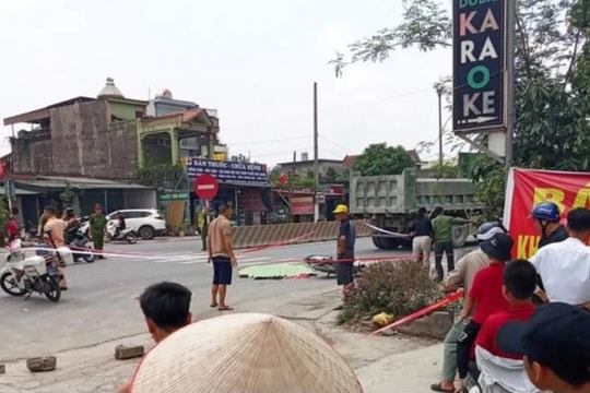 Ninh Bình: Va chạm xe tải trên đường chở cháu đi học về, 2 bà cháu tử vong