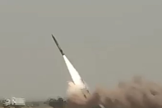 Pakistan tiếp tục phóng thử tên lửa, Ấn Độ ra lệnh tập trận