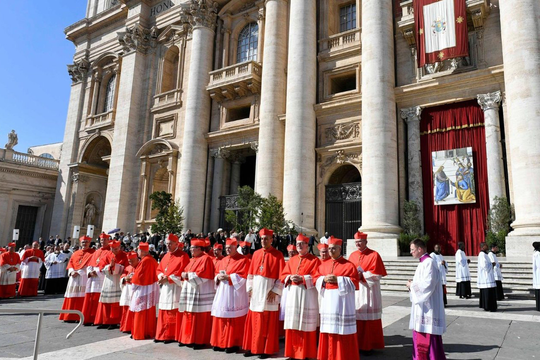 Vatican bắt đầu bầu Giáo hoàng mới, những ứng viên chính là ai?