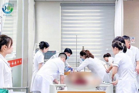 Bác sĩ cảnh báo: Bế ngược trẻ đuối nước - Sai một ly, mất cả mạng sống