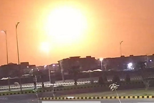 Ấn Độ và Pakistan vẫn muốn duy trì lệnh ngừng bắn, dù xuất hiện nhiều vụ nổ