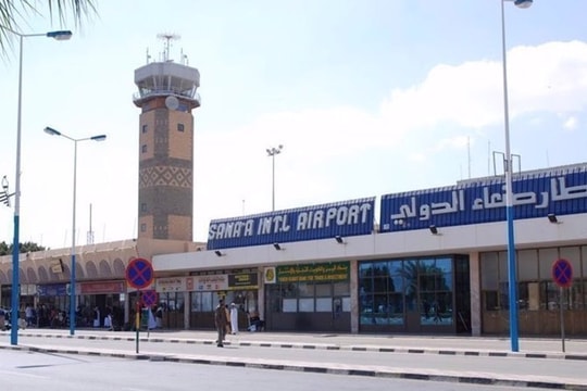 Israel không kích sân bay chính của Yemen, tiếp tục đáp trả vụ Houthi tấn công tên lửa