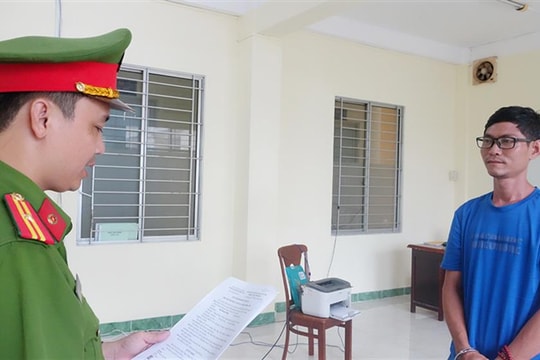 Khởi tố nhân viên giao hàng nhanh tạo hiện trường giả để chiếm đoạt tiền của công ty