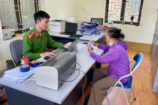 Cụ bà suýt mất 200 triệu đồng vì kẻ lừa đảo đọc lệnh khởi tố qua mạng