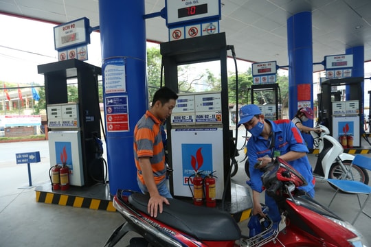 Giá xăng dầu trong nước giảm sâu
