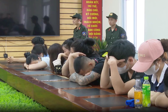 Khởi tố 30 đối tượng lừa đảo hàng trăm tỷ đồng qua trò đỏ đen "cắt đá tìm ngọc"