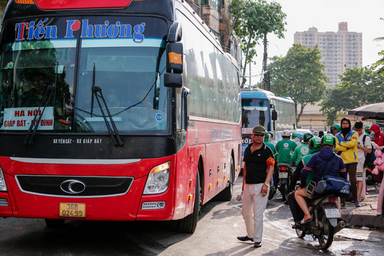 Hà Nội: Ban hành giá dịch vụ xe ô tô ra vào bến trên địa bàn