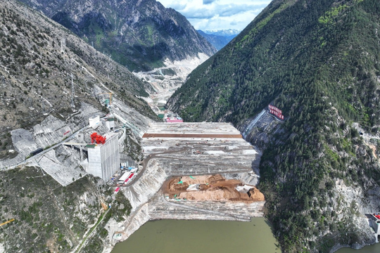 Con đập thủy điện cao nhất thế giới ở Trung Quốc bắt đầu tích nước