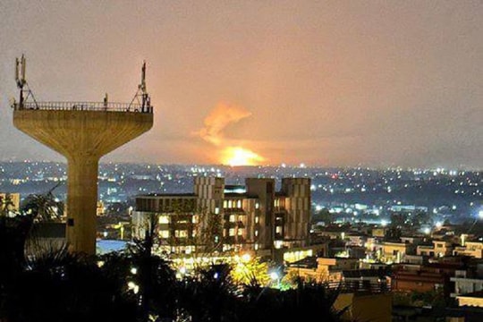 Ấn Độ bắn tên lửa vào gần thủ đô của Pakistan, chiến sự tiếp tục leo thang