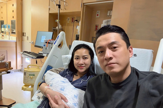 Ca sĩ Lam Trường hạnh phúc đón con trai chào đời