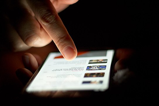 Chứng lo âu lan rộng trong giới trẻ Mỹ: Khi dùng mạng xã hội trở thành cơn nghiện