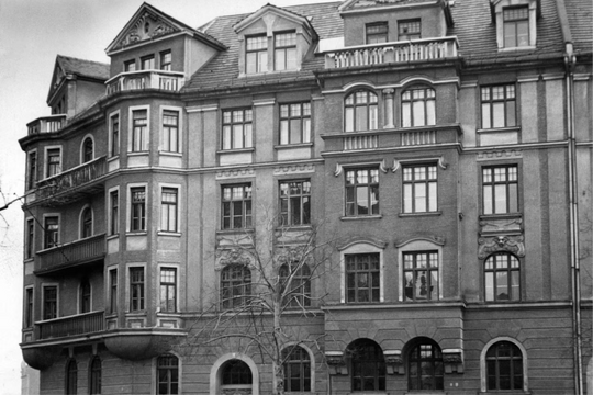 Lời kể của 'cậu bé Do Thái' về người hàng xóm đáng sợ Hitler