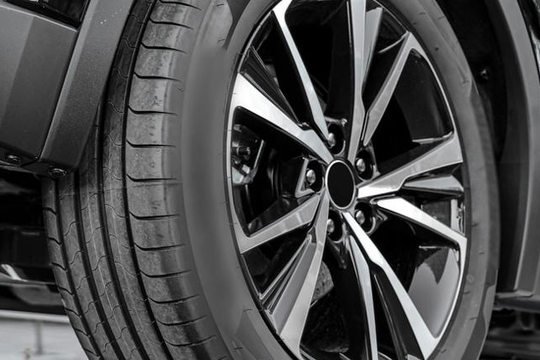 ‏Cách vệ sinh vành xe hợp kim và giúp chúng trông như mới‏