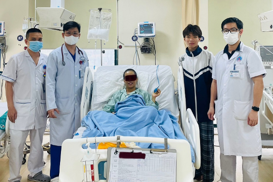 Cứu sống bệnh nhân bị suy gan cấp bằng phương pháp thay huyết tương