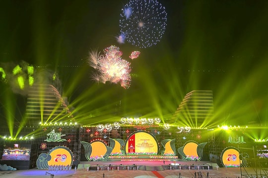 Hải Phòng đón nhận danh hiệu Thành phố Anh Hùng