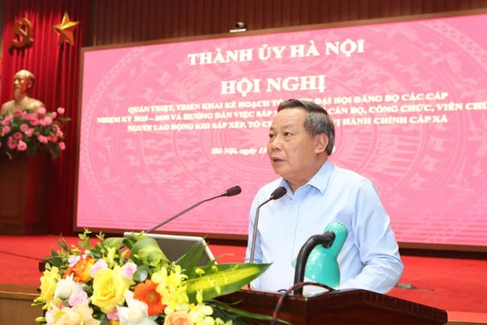 Sắp xếp cán bộ trên tinh thần cách mạng, không cầu toàn, 'vừa chạy vừa xếp hàng'