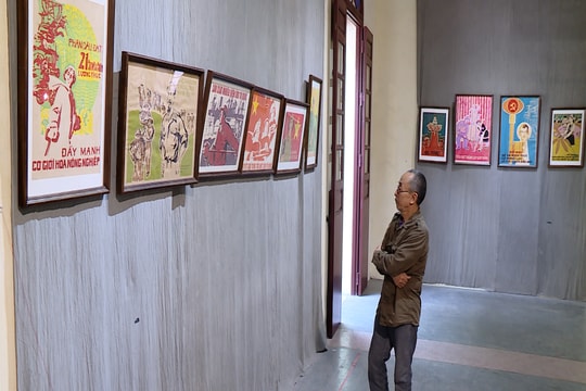 Họa sĩ Nguyễn Mạnh Đức: Người 'kể chuyện lịch sử' bằng tranh cổ động