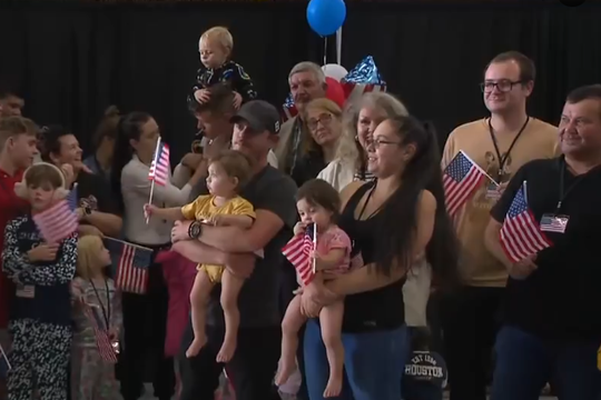 Nhóm người da trắng ở Nam Phi đến Mỹ 'tị nạn'