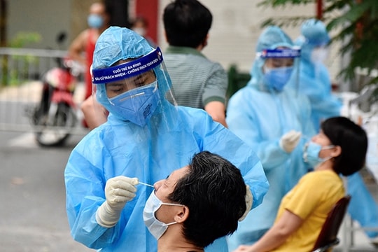 Không chủ quan trước biến thế mới của COVID-19