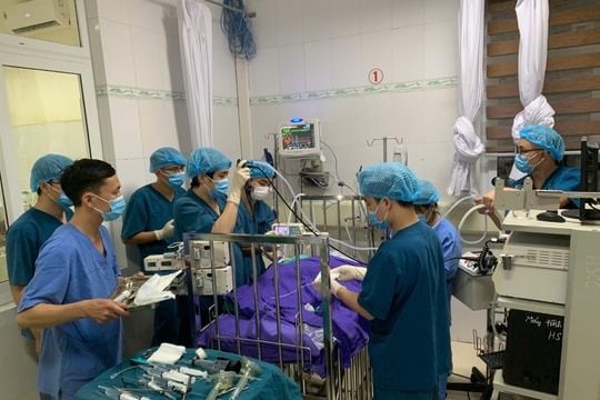 Bệnh nhi 17 tháng tuổi bị hóc dị vật được cứu sống