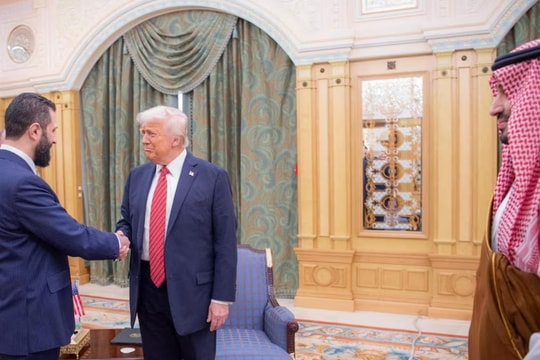 Ông Trump gặp mặt Tổng thống Syria, thúc giục bình thường hóa quan hệ với Israel