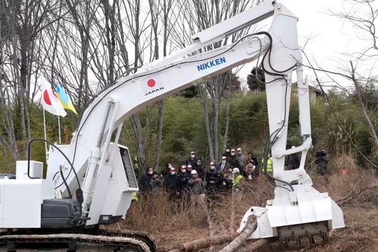 Nhật Bản và Ukraine tăng cường hợp tác rà phá bom mìn