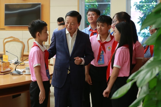 Phó Thủ tướng Trần Hồng Hà gặp mặt các thiếu nhi cháu ngoan Bác Hồ tỉnh Hà Tĩnh