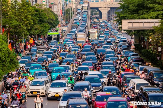 Bộ Nông nghiệp và Môi trường nói gì trước thông tin 'cấm ô tô sản xuất trước năm 2017 vào Hà Nội và TPHCM'