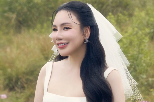 Hồ Quỳnh Hương tổ chức lễ cưới riêng tư tại đảo Rều, Quảng Ninh