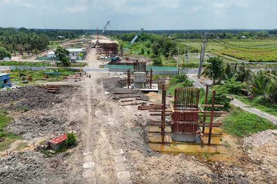 Dự án Vành đai 3 TP HCM: 'Khát' cát, nguy cơ trễ hẹn 2025