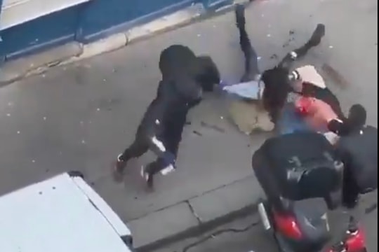 Video con gái của ông trùm tiền điện tử thoát khỏi vụ bắt cóc trắng trợn ở Paris