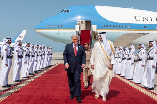 Thủ tướng Qatar bác bỏ 'lùm xùm' về việc tặng máy bay cho ông Trump