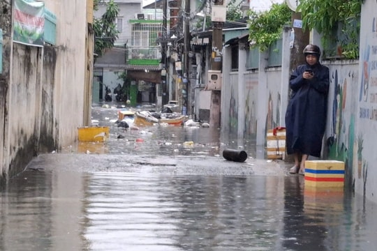 Cơ quan chức năng lý giải tình trạng ngập ở chợ Thủ Đức