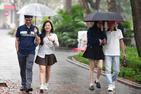 Thời tiết Hà Nội 3 ngày tới: Nắng gián đoạn kèm mưa vào thời điểm 'lạ thường'