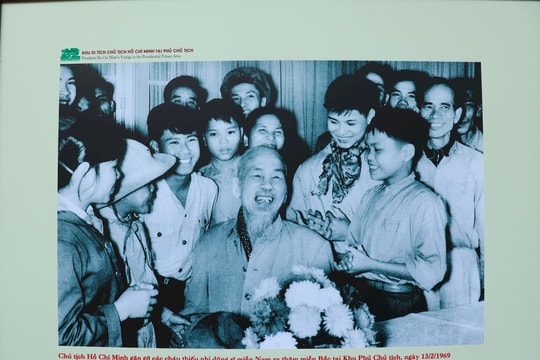 Chiêm ngưỡng 300 hình ảnh quý về Chủ tịch Hồ Chí Minh – Tinh hoa dân tộc, Tầm vóc thời đại