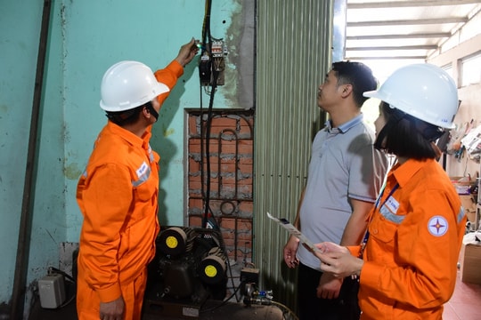 EVNHANOI kêu gọi cộng đồng sử dụng điện an toàn bắt đầu từ những hành động nhỏ nhất